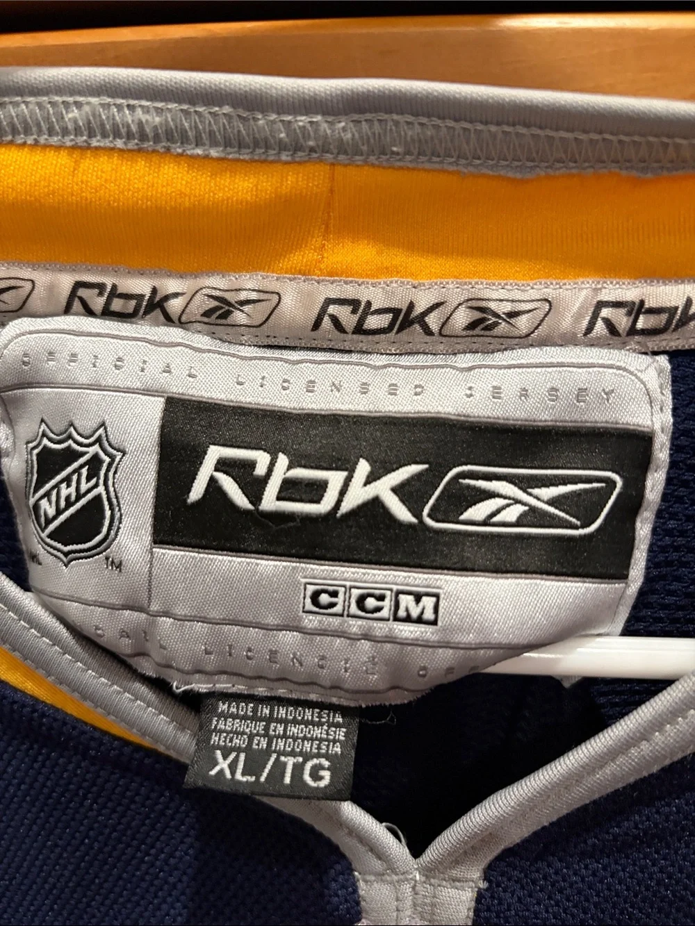 Reebok Buffalo Sabres Navy, Yellow & White Buffalo Hockey Jersey